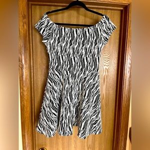 Crush, Size Large, Zebra Print